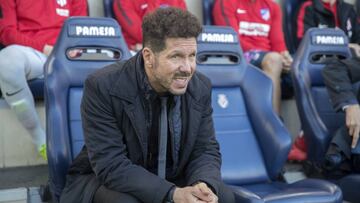 Simeone, en el banquillo del Estadio de la Cerámica