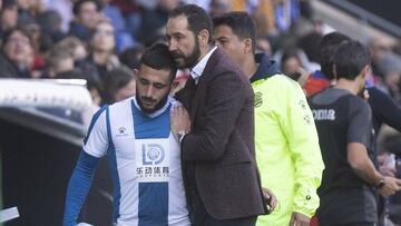 Matías Vargas, tras su lesión, junto a Pablo Machín.