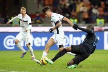 Fredy Guarín abre con gol el camino del triunfo del Inter.
