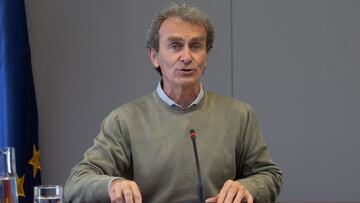 El director del Centro de Alertas y Emergencias Sanitarias (CAES), Fernando Simón durante una rueda de prensa para informar sobre el avance de la pandemia por COVID-19, a 6 de mayo de 2021, en Madrid (España). Las comunidades autónomas han notificado este jueves al Ministerio de Sanidad 7.960 nuevos casos de COVID-19, 4.234 de ellos diagnosticados en las últimas 24 horas. Estas cifras son inferiores a las del mismo día de la semana pasada, cuando se notificaron 10.143 positivos.
06 MAYO 2021;PANDEMIA;SANIDAD;CONTAGIOS;CORONAVIRUS
EUROPA PRESS/A.Ortega.POOL
06/05/2021