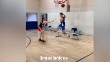 7M de visitas y ni su entrenador ha podido evitar comentarlo: la imitación más viral de Curry