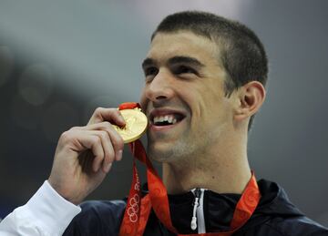 Ganó 8 medallas de oro en la disciplina de natación.