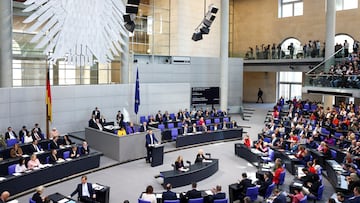 Co-leader of the Social Democratic party (SPD) Lars Klingbeil speaks during an extraordinary session of the outgoing lower house of parliament, the Bundestag, for a vote to adopt the draft law brought by the SPD and CDU/CSU parliamentary groups to reform constitutional debt rules and set up a 500 billion euro infrastructure fund, in Berlin, Germany March 18, 2025. REUTERS/Liesa Johannssen