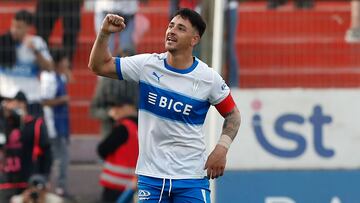 Futbol, Universidad Catolica vs Universidad de Chile.
Fecha 28, campeonato Nacional 2024.
El jugador de Universidad Catolica Fernando Zampedri celebra su gol contra de Universidad de Chile durante el partido de primera division realizado en el estadio Santa Laura U SEK,Santiago Chile.
19/10/2024
Felipe Zanca/Photosport
Football, Universidad Catolica vs Universidad de Chile.
28th round, 2024 National Championship.
Universidad Catolica's player Fernando Zampedri celebrate his goal against of Universidad de Chile during a first division match at the Santa Laura U SEK stadium, Santiago Chile.
19/10/2024
Felipe Zanca/Photosport