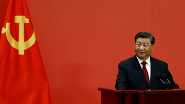 FILE PHOTO: Chinese President Xi Jinping meets the media following the 20th National Congress of the Communist Party of China, at the Great Hall of the People in Beijing, China October 23, 2022. REUTERS/Tingshu Wang/File Photo