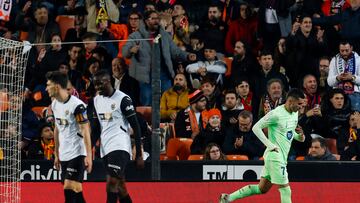 06/02/25 PARTIDO UNICO COPA DEL REY CUARTOS
VALENCIA - BARCELONA
GOOL FERRAN TORRES TRISTEZA