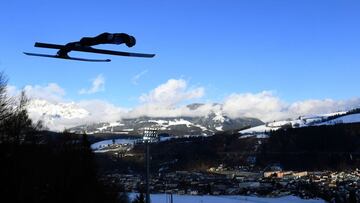 El noruego Marius Lindvik salta en Bischofshofen durante la pasada edici¨®n de los Cuatro Trampolines.