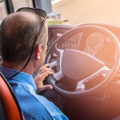 Se pierde conduciendo el autobús, la empresa le despide y la Justicia le da la razón con miles de euros de indemnización