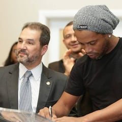 Ronaldinho inicia su carrera política en Brasil