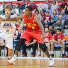 El UCAM se ofusca y un buen Manresa le saca del playoff