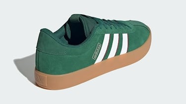 Estas zapatillas de Adidas han revolucionado a los hombres: son del color que es tendencia, cómodas y muy ponibles