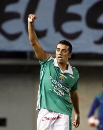 El 11 de septiembre del 2005, Campos Toro, en su debut por Audax Italiano, anotó los dos goles del triunfo por 2-1 sobre Cobreloa. Así, conquistó su primer gol en Primera a los 16 años con 81 días.