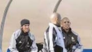 <b>AGOTADOS. </b>El duro entrenamiento dejó secuelas en los futbolistas.