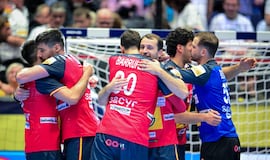 España supera el debut con notable