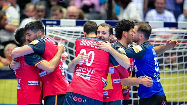 España supera el debut con notable