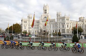 Roglic se corona campeón con Carapaz y Hugh Carthy en el podio