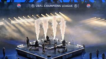 The legendary Dutch striker offered his view on the pre Champions League final music speaking to Ziggo Sports.