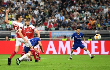 1-0. Olivier Giroud marcó el primer gol.