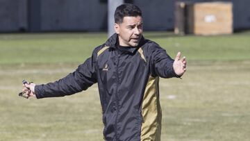 Míchel dirigió la sesión en la vuelta al trabajo del Rayo