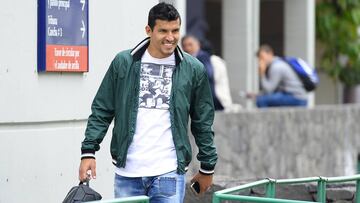 El defensa reveló que el entrenador habló con él y le dijo que contaba con el para este torneo, aunque no descarta salir para el próximo torneo.