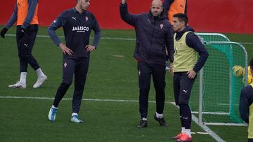 07.02.2024 ENTRENAMIENTO SPORTING
MAREO RAMIREZ JUNTO A DJUKA