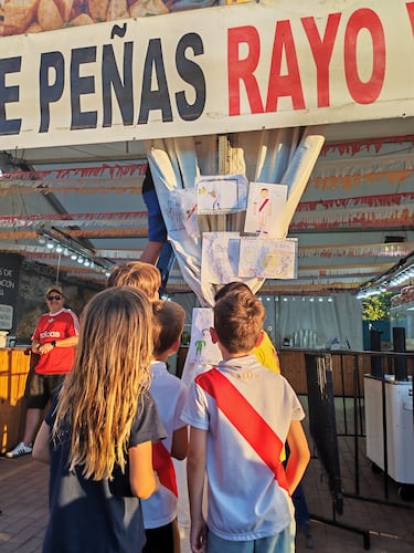 La Federación de Peñas galardonó a Rayo B, Bukaneros y Maite Martín