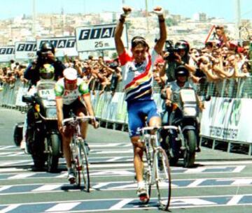 1997. El Chava se proclama campeón de España de ciclismo en ruta en la ciudad de Melilla.