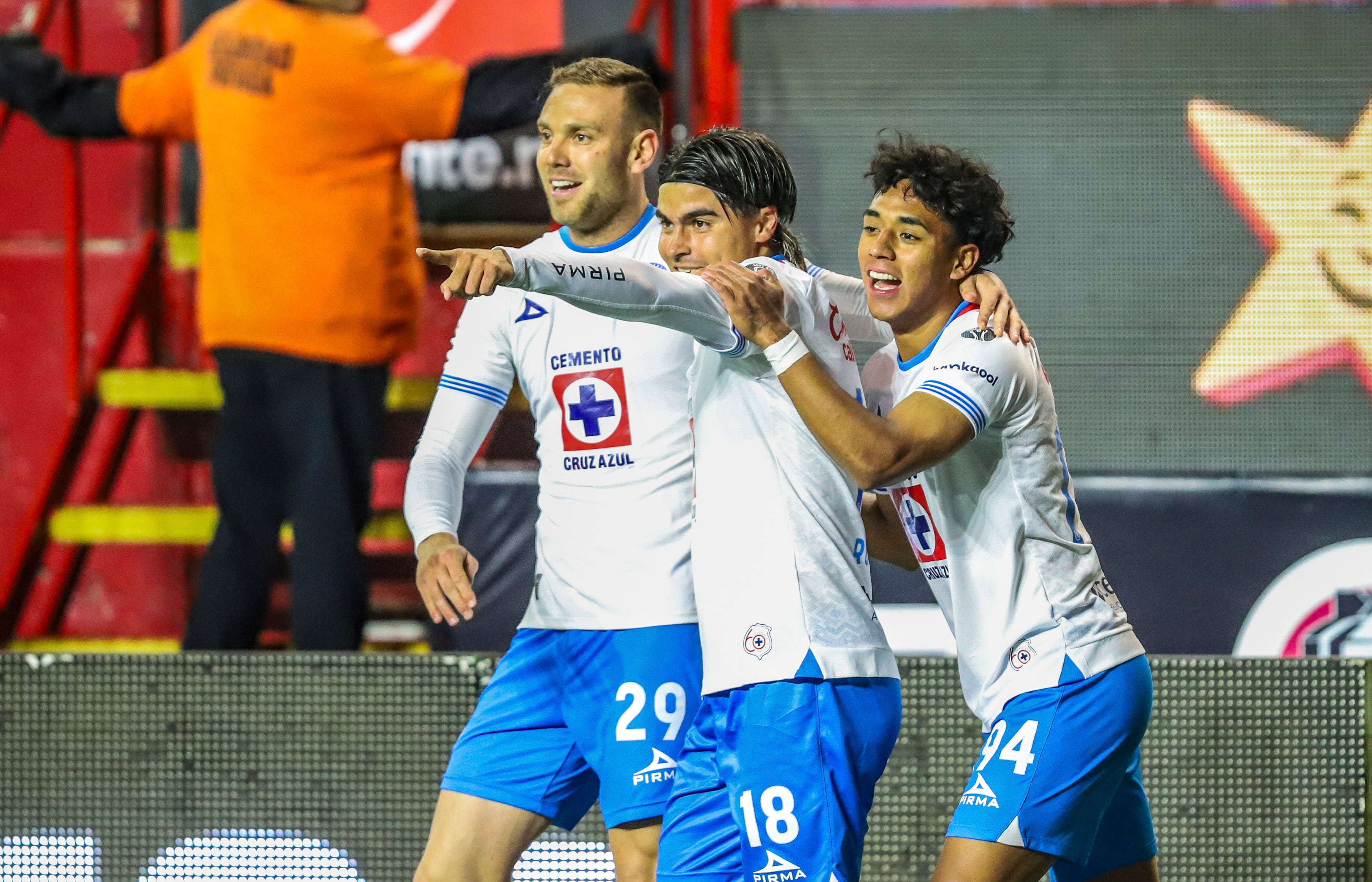 ¿Quién para tomar el lugar del Toro Fernández en Cruz Azul?