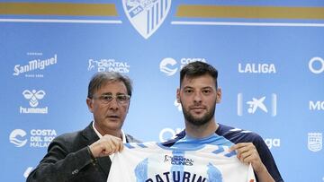 Loren Juarros el día de la presentación de Baturina.