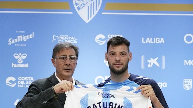 El Málaga busca delantero sin prisas ni agobios