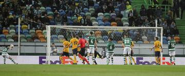 1-0. Fredy Montero marcó el primer gol.