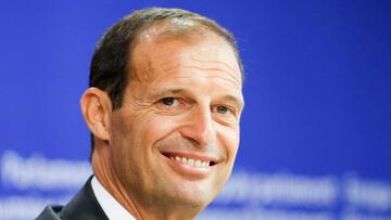 El entrenador de la Juve es un hombre atractivo y carismático.