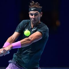 Nadal - Tsitsipas: horario, TV y dónde ver las Nitto ATP Finals hoy