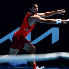 Alcaraz estrena su condición de cabeza de serie en un major