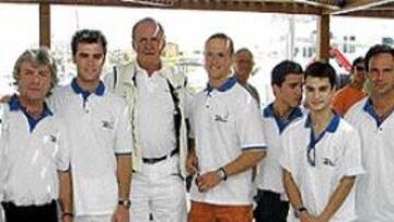 <b>VISITA DE LUJO.</b> El equipo de motociclismo Telefónica Movistar presenció en directo la regata de ayer.