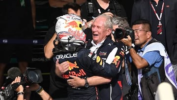 Verstappen se abraza con Marko en Austin.