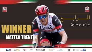 Montaje fotogr&aacute;fico del equipo UAE Team Emirates tras la victoria de su corredor Matteo Trentin en el Trofeo Matteotti 2021.