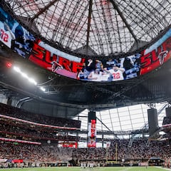 Watch: Fearless Falcons mascot zip-lines across Mercedes-Benz Stadium