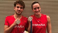 Joanllu Pons y Mireia Belmonte posan con las medallas de plata logradas en la &uacute;ltima jornada.