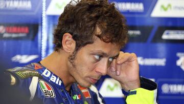 Rossi aprueba el nuevo chasis pero duda del basculante