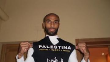 Kanout&eacute;, con la camiseta de Palestina.