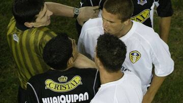 "Huaiquipán les pintó la cara": el día que Colo Colo chocó con Leeds