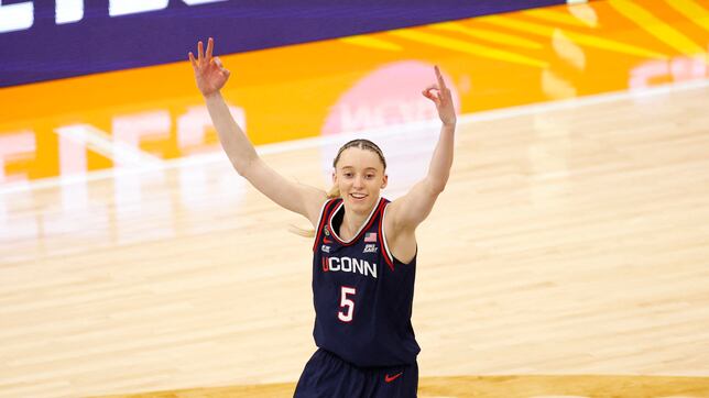 El futuro brilla en el presente: Paige Bueckers gana el título de la NCAA