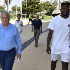 Yan Eteki, cerca de salir del Almería con rumbo al Granada