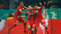 Jugadores del Leverkusen, celebrando un gol marcado al Werder Bremen.