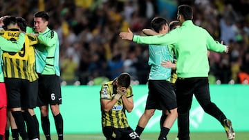 Soccer Football - UEFA Champions League - Play Off - Second Leg - Kairat v Celtic - Ortalyk Stadion, Almaty, Kazakhstan - August 27, 2025 Kairat's Valeri Gromyko celebrates after winning the penalty shootout and qualifying for the UEFA Champions League REUTERS/Pavel Mikheyev