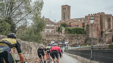 Imagen de la marcha cicloturista Madrid 7 Picos en Buitrago del Lozoya.