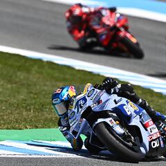 Ál Márquez por Quarro y Becko Road.