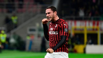 Davide Calabria es el otro futbolista que tiene Pellegrini en la mira para el sector derecho. El lateral tiene 23 años y jugó 27 partidos en la última temporada. ¿Competencia para Isla?