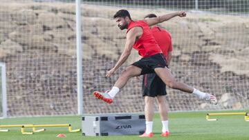 Entrenamiento de Diego Costa en San Rafael con el Atlético.